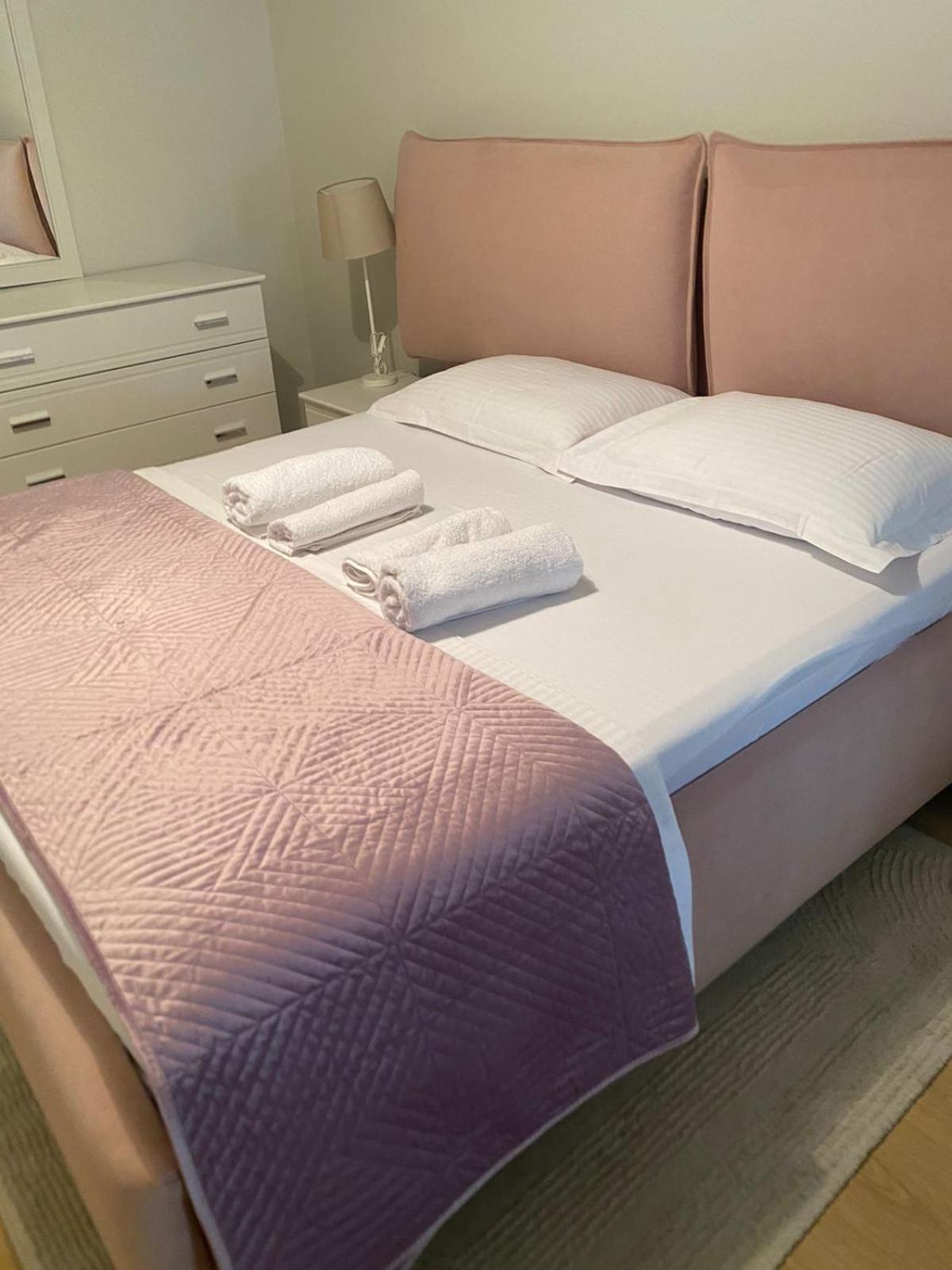 Mina Apartment Tirana Eksteriør billede
