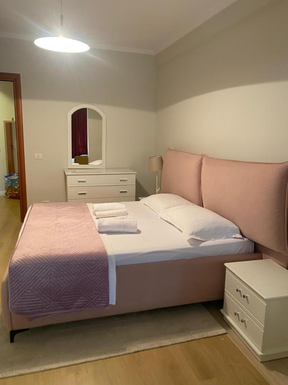 Mina Apartment Tirana Eksteriør billede